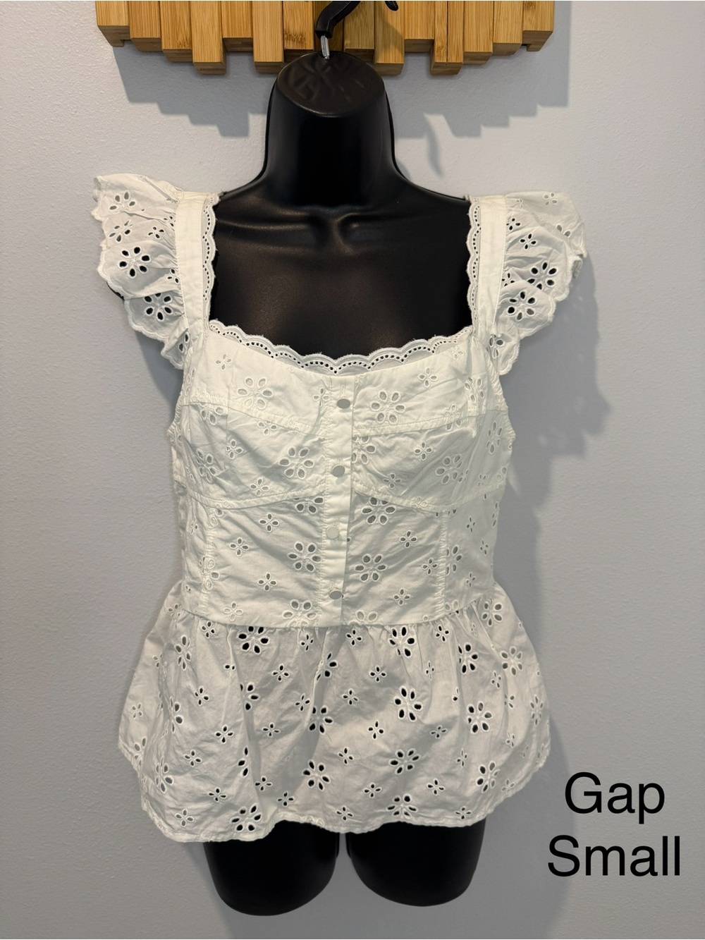 GAP White Eyelet Peplum Blouse with Cap Sleeves